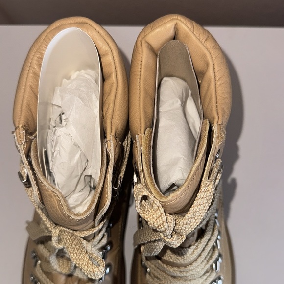 NWT, JCrew gorgeous Nordic leather hiking boot in camel. Size women’s 11. - Picture 8 of 11